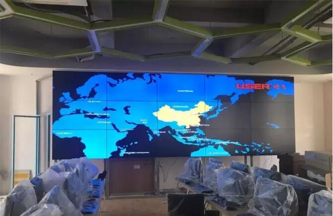 福州外語外貿(mào)學(xué)院液晶拼接屏案例