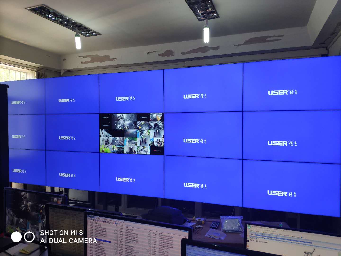 觸摸拼接屏常用在哪些環(huán)境？什么是觸摸液晶拼接屏？