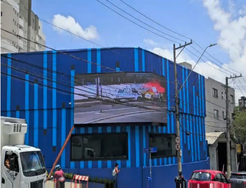 戶(hù)外防水鐵箱體P4全彩LED顯示屏用于巴西的城市街道